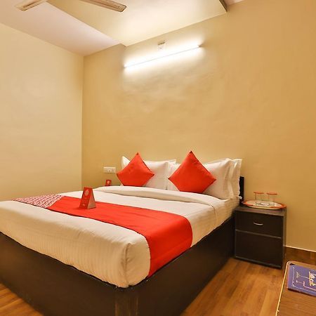 Oyo 11427 Hotel Kalyan Ахмедабад Экстерьер фото
