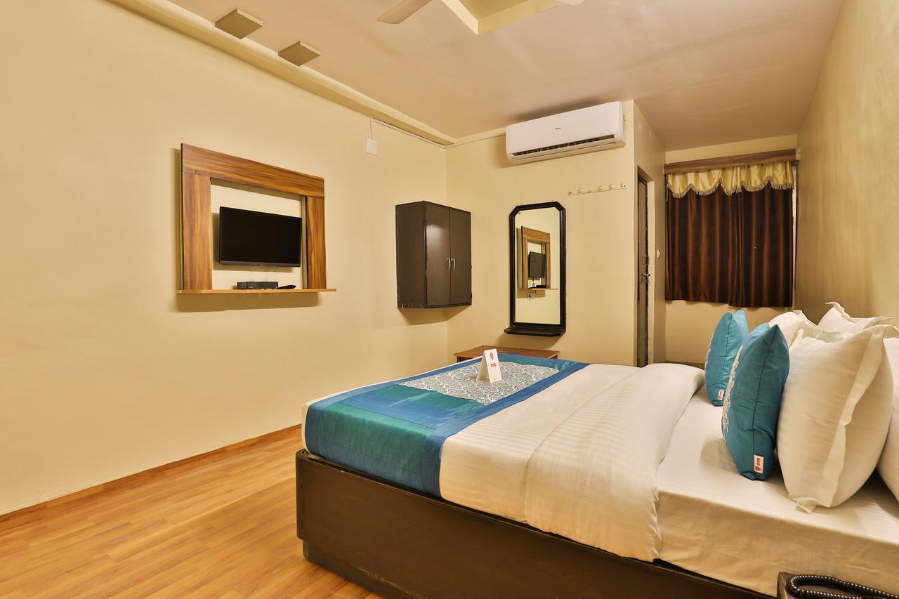 Oyo 11427 Hotel Kalyan Ахмедабад Экстерьер фото