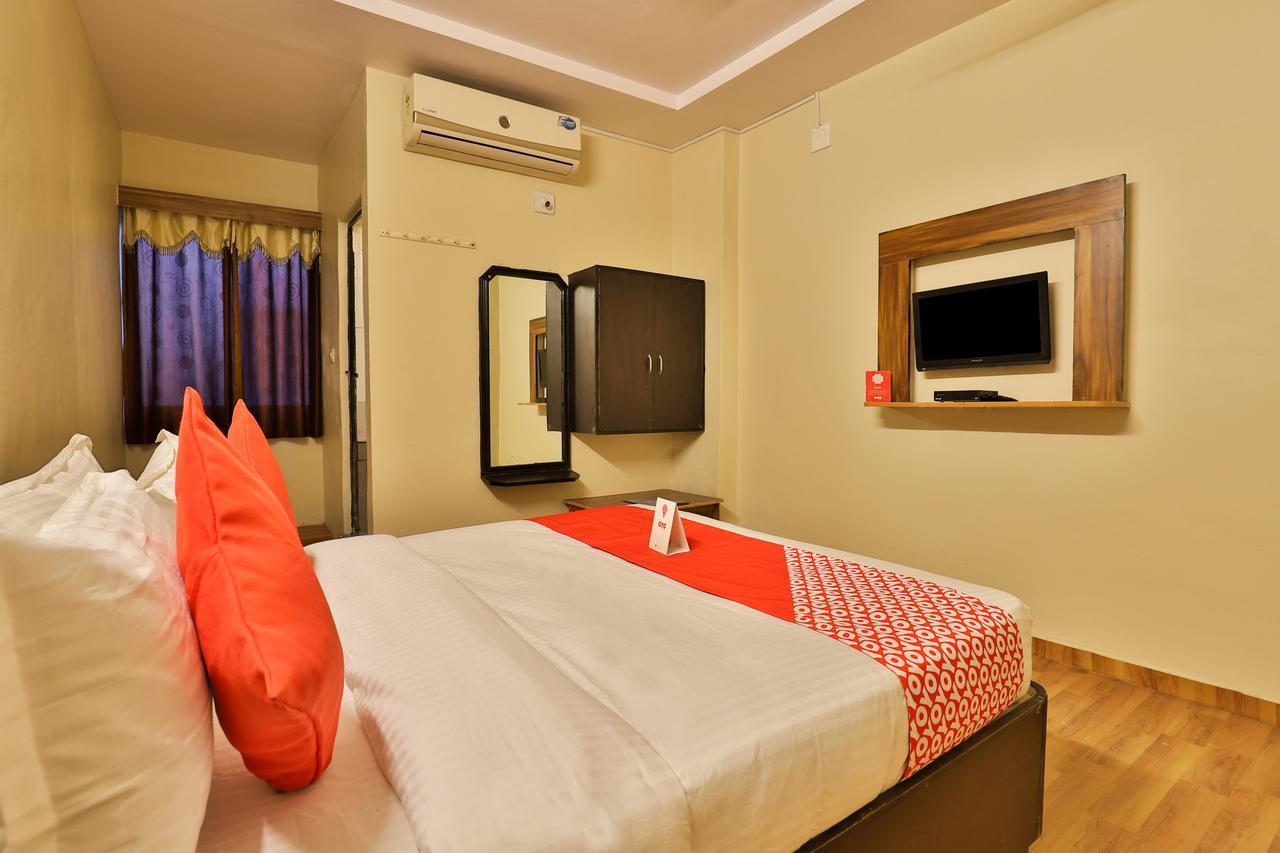 Oyo 11427 Hotel Kalyan Ахмедабад Экстерьер фото
